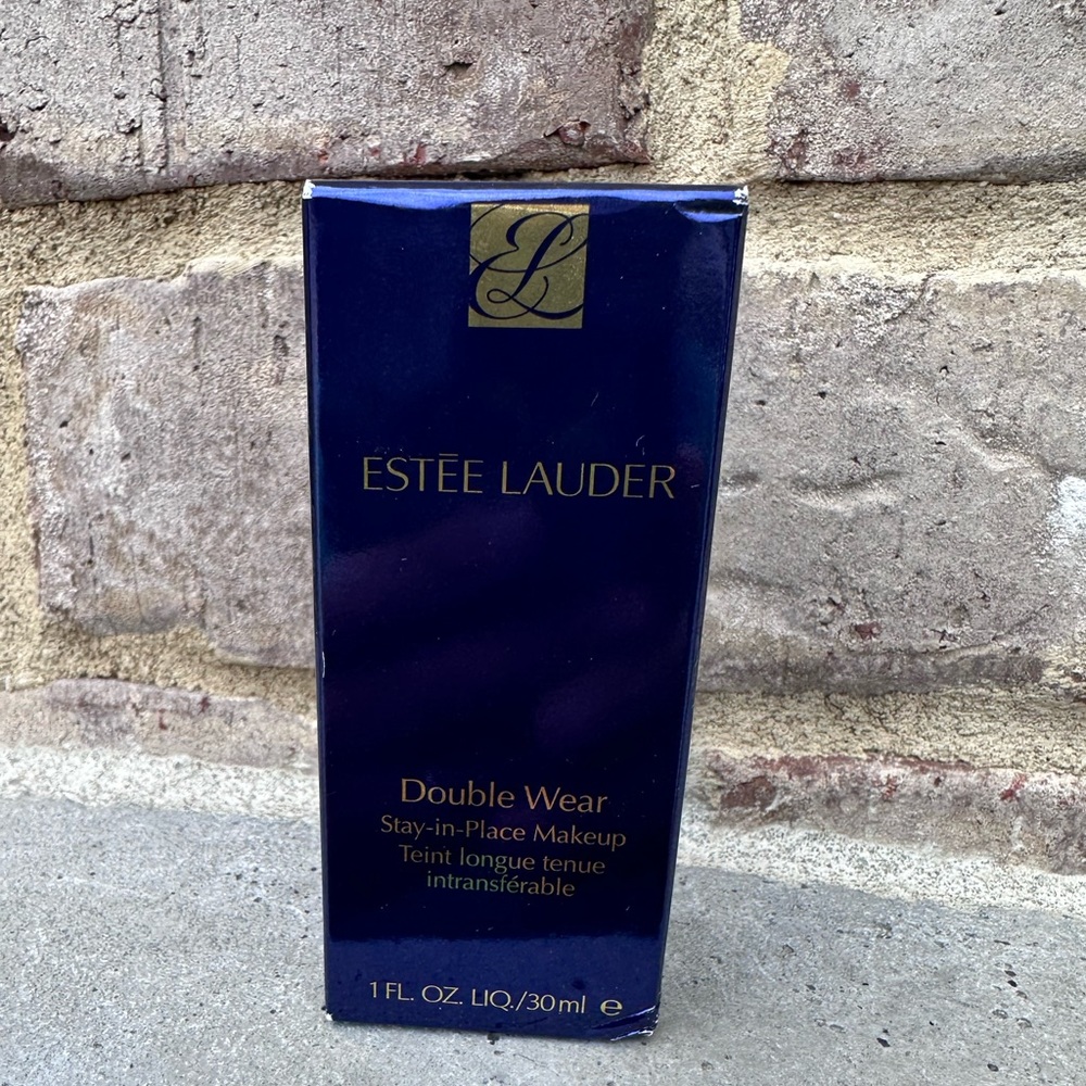 Estée Lauder Double Wear 1 oz Medium   Foundation (3W1 TAWNY)